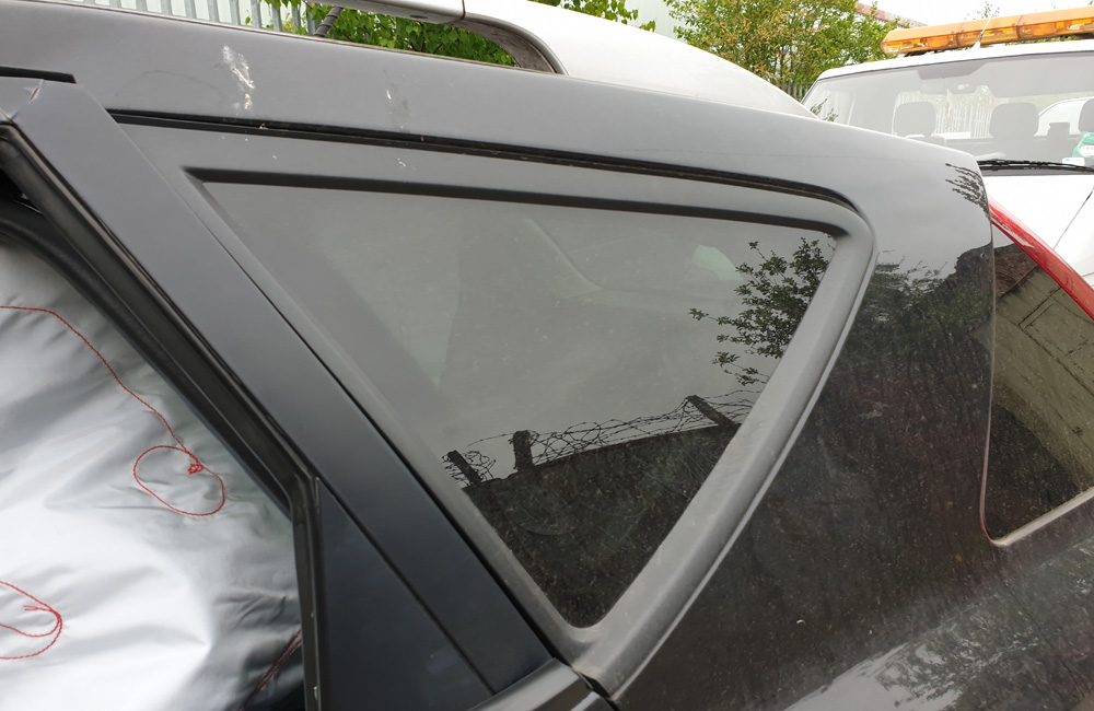 Kia Ceed CRDI 3 SW Quarter Window Glass Passengers Rear Door